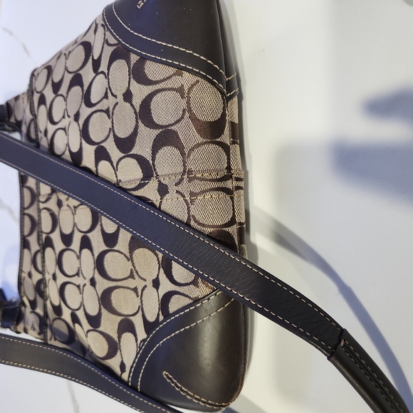 Vintage COACH Hampton Signature 11193 Brown Canvas Crossbody with Matching Pouch - Picture 7 of 8